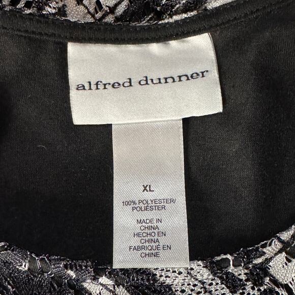 Alfred Dunner X-Large Top Abstract Stretch Crochet Lace Overlay Lined Side Slits - Picture 7 of 8